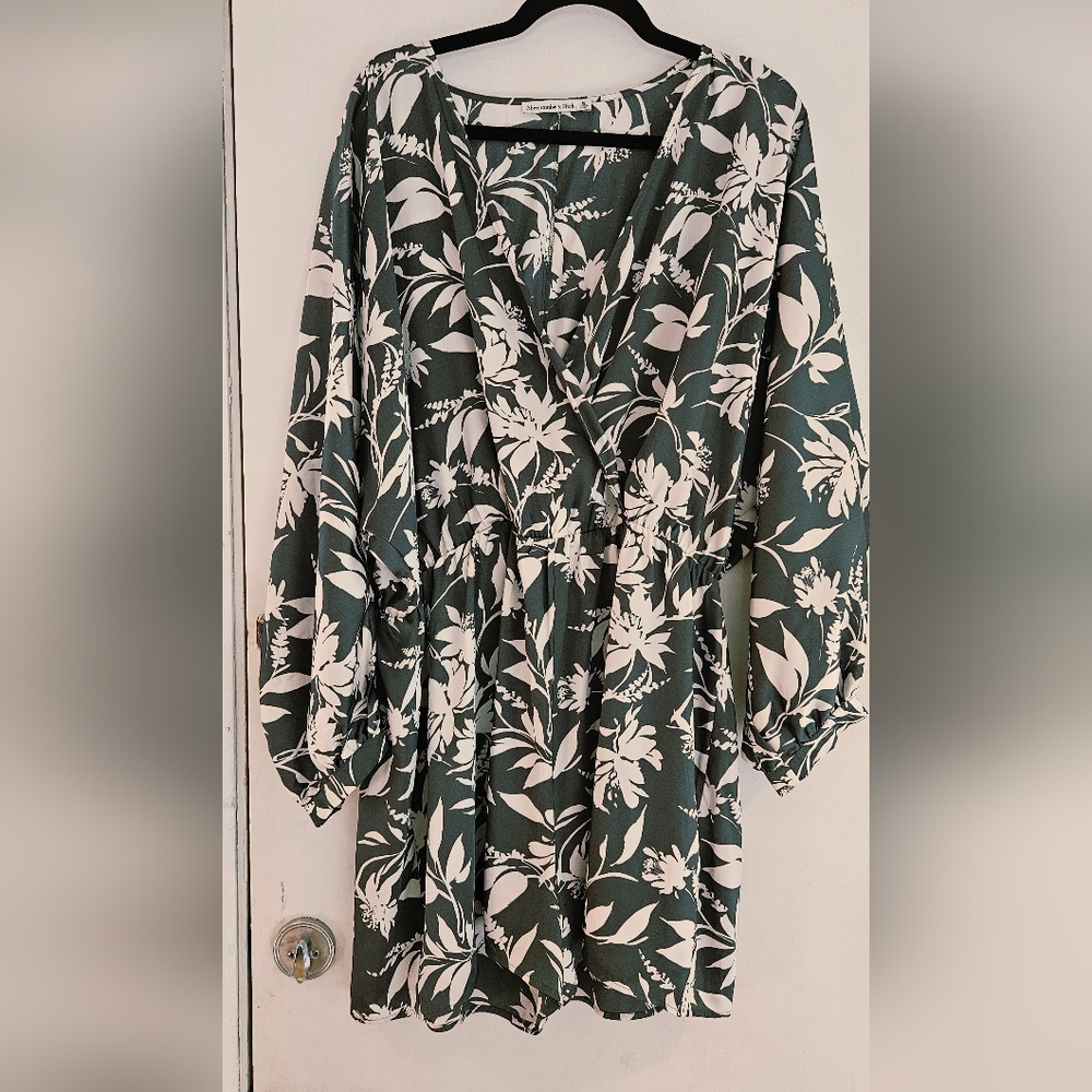 Abercrombie & Fitch Green Floral Easy Waist Romper